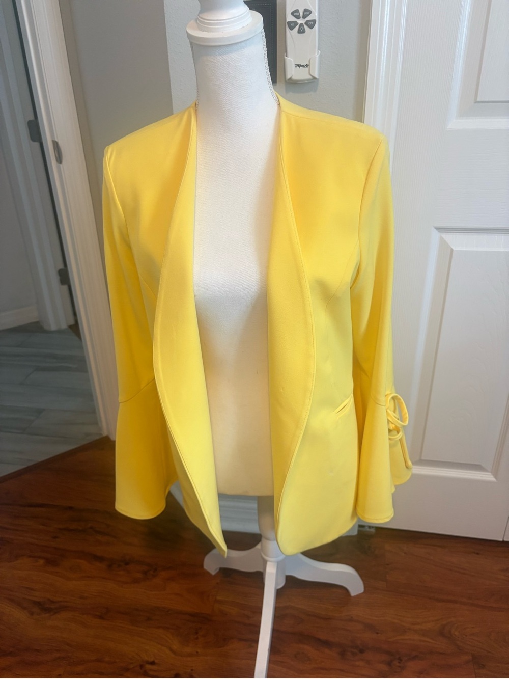 Yellow Open-Front Peter Nygard Women's Blazer Jacket